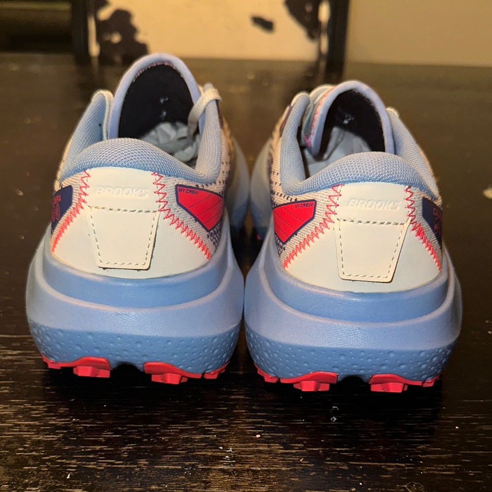 Brooks Caldera 6 Athletic Shoes in Blue and Pink